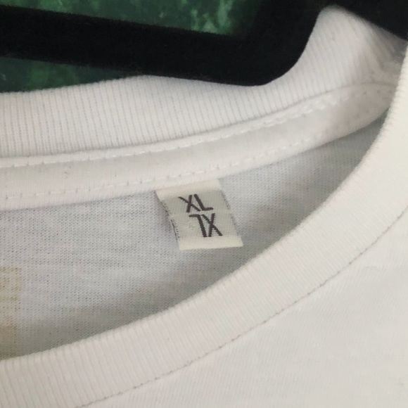 Rihanna Pixel Tee - Picture 3 of 4